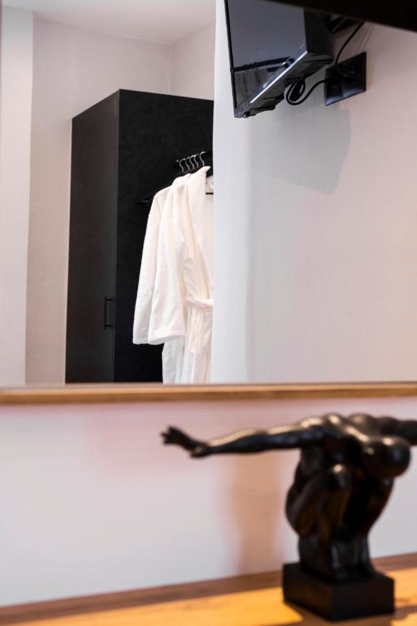 Venus Luxury Apartment Ermoupoli Exterior photo