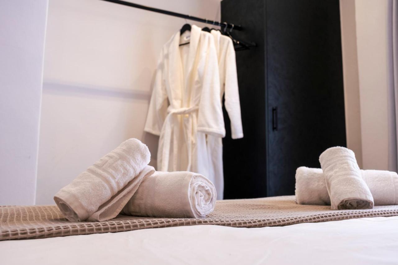Venus Luxury Apartment Ermoupoli Exterior photo